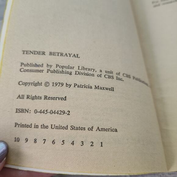 Tender Betrayal by Jennifer Blake 1979 1st Print Popular Library PB‎ Romance - Picture 4 of 12